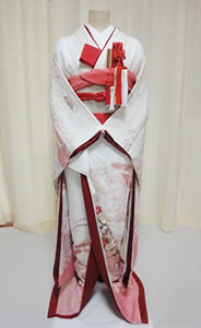 白色のリメイク引き振袖