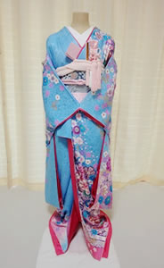 水色のリメイク引き振袖