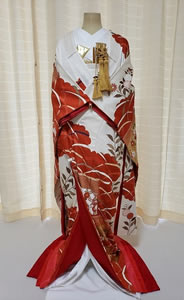 白色のリメイク色打掛