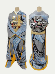 リメイクした灰色の引き振袖