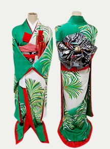 リメイクした緑色の引き振袖