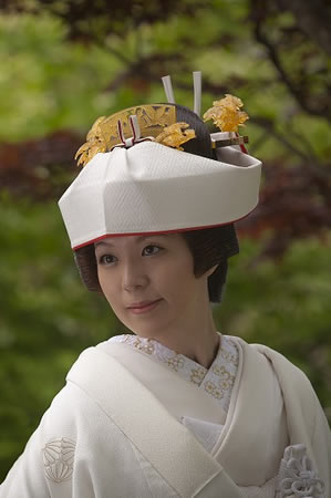 飛騨の里で白無垢姿の花嫁のアップ写真