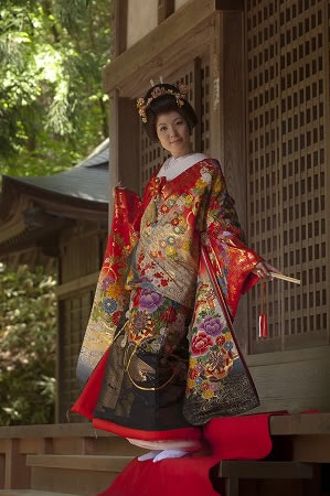 日枝神社で赤い色打掛の花嫁