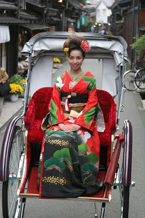 高山古い町並み人力車ウェディングフォト