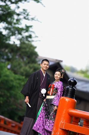 高山古い町並み紫の引き振袖