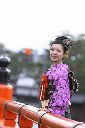 高山古い町並み橋の上の花嫁写真