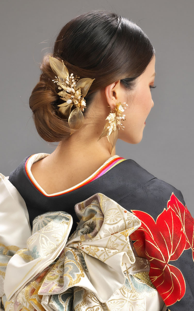 髪飾り後姿