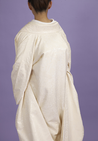 白無垢友禅だけの後ろ姿