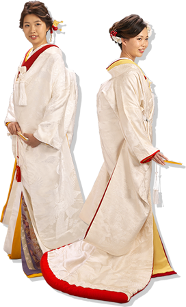 リメイクした引き振袖の上に羽織った白無垢姿の花嫁