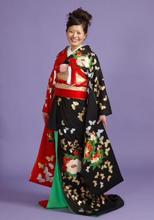 引振袖縦に染分けられた珍しい金彩友禅落款入り