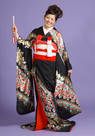 引振袖黒地にグレーのラインぼかし小花柄