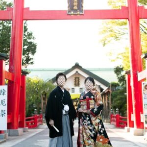 黒のリメイク振袖を着た花嫁