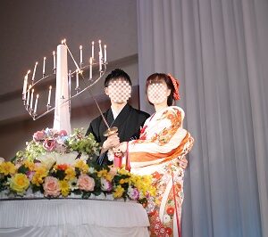 白色のリメイク振袖を着た花嫁