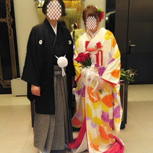 白色のリメイク振袖を着た花嫁