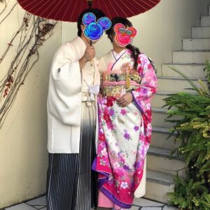 白色のリメイク振袖を着た花嫁