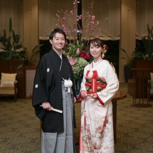 白色のリメイク振袖を着た花嫁