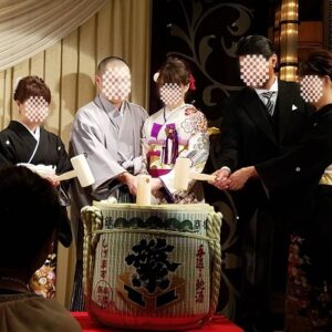 白色のリメイク振袖を着た花嫁