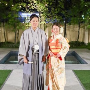 黄色のリメイク振袖を着た花嫁