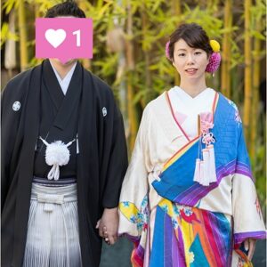 青色のリメイク振袖を着た花嫁