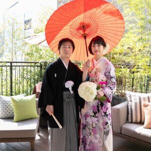 白色のリメイク振袖を着た花嫁