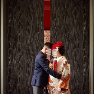 白色のリメイク振袖を着た花嫁