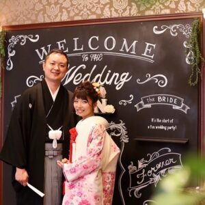 白色のリメイク振袖を着た花嫁