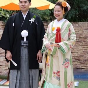 白色のリメイク振袖を着た花嫁