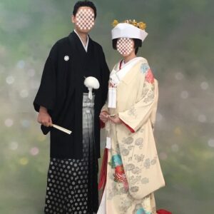 白色のリメイク振袖を着た花嫁