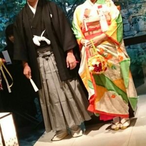 白色のリメイク振袖を着た花嫁