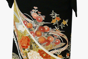 橘文の黒留袖