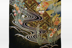 竜胆紋の黒留袖