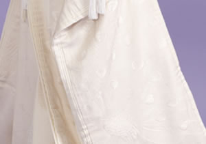スワウト刺繍の白無垢