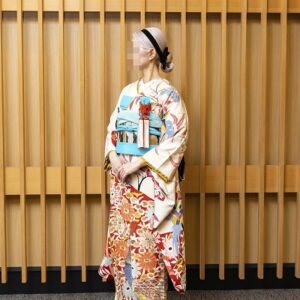 白色のリメイク引き振袖を着た花嫁