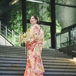 黄色のリメイク打掛を着た花嫁