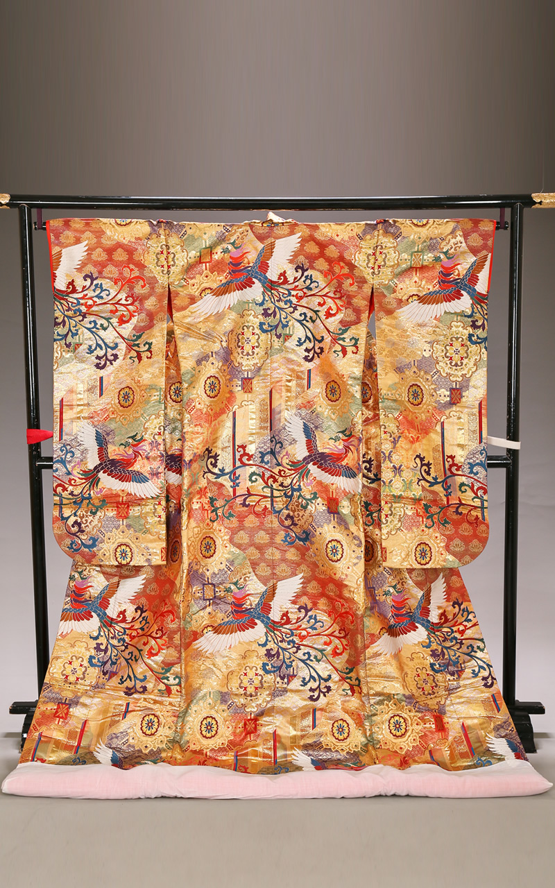 金と茶に鳳凰と吉祥模様の織物の色打掛レンタル