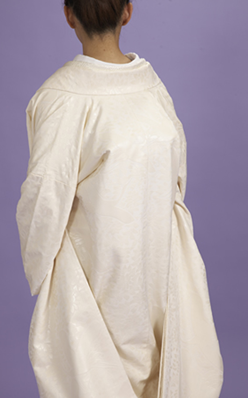 白無垢レンタル　パール箔と鶴に花柄の本手描き友禅　落款入り