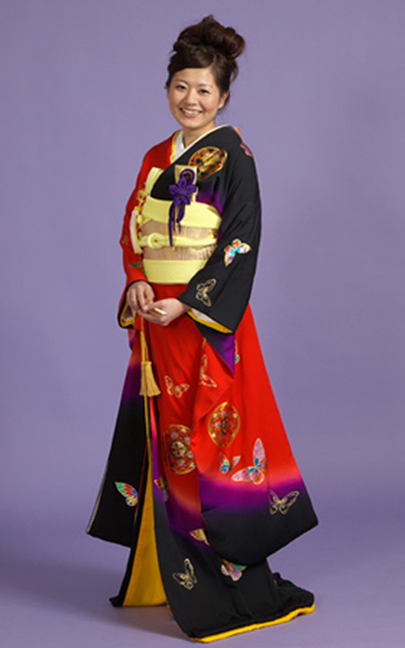 引振袖レンタル 赤地に蝶柄、華紋 落款入り