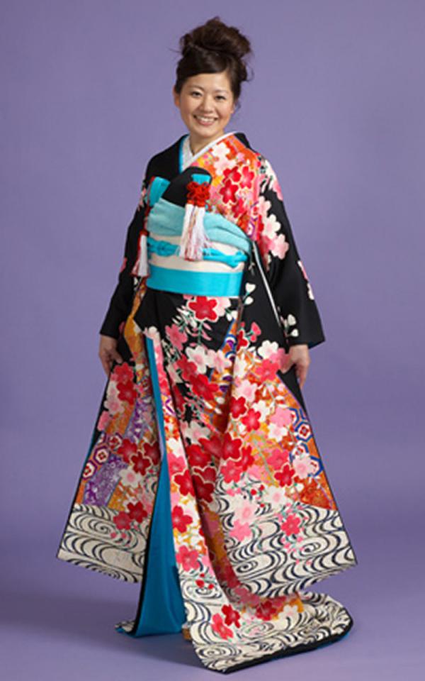 引振袖レンタル　黒地に赤、ピンク、白の桜柄