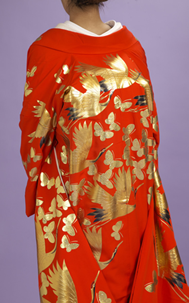 本手描き友禅色打掛レンタル　赤地に本金箔の鶴・蝶柄