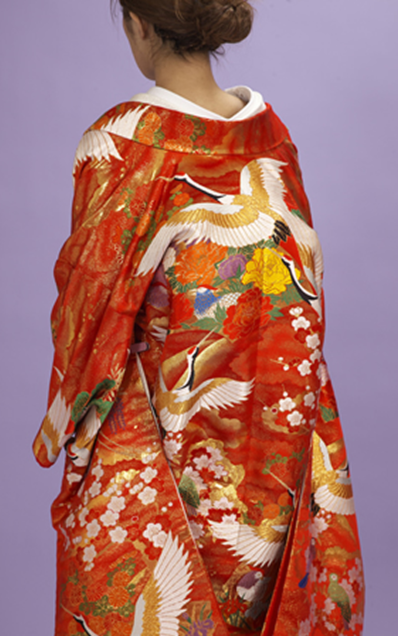 色打掛レンタル　赤地に鶴・四季花・オシドリ柄