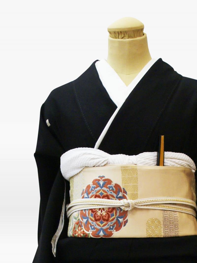 しだれ桜に菊の黒留袖