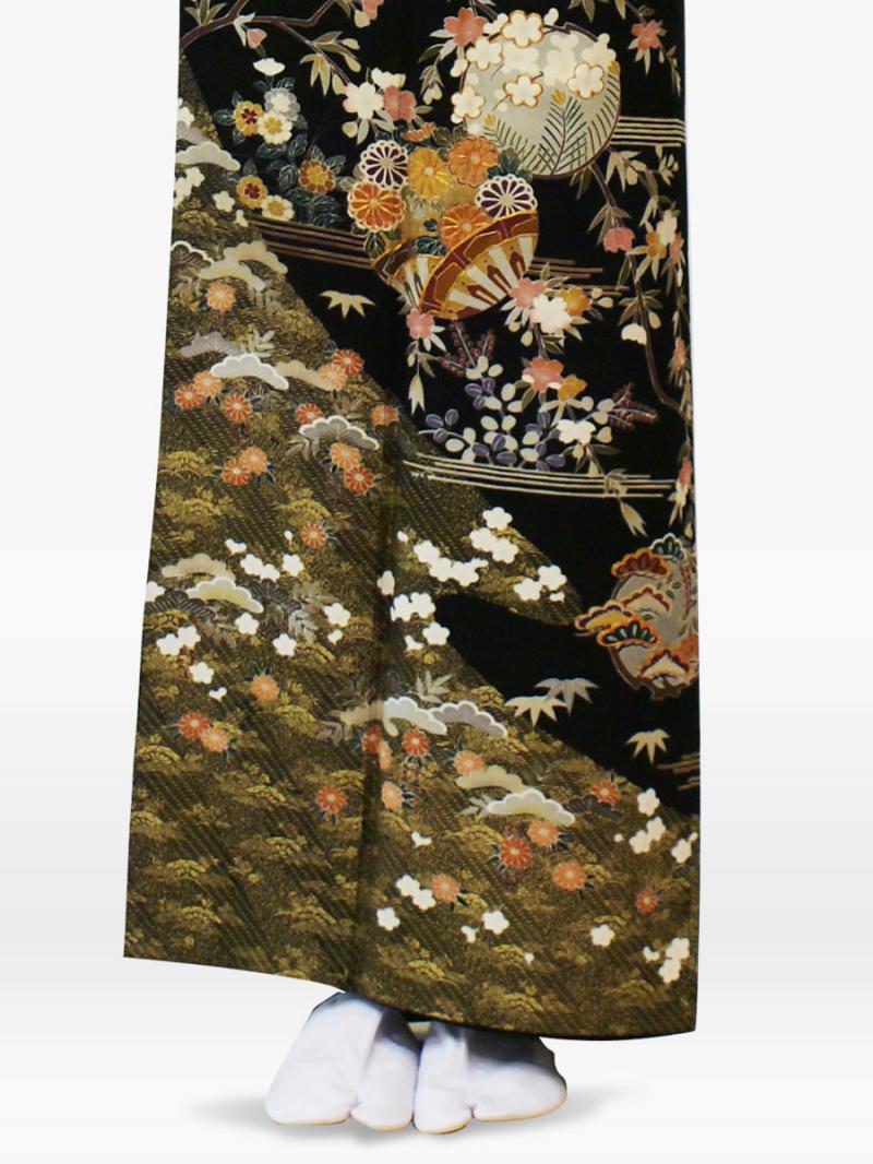 しだれ桜に菊の黒留袖