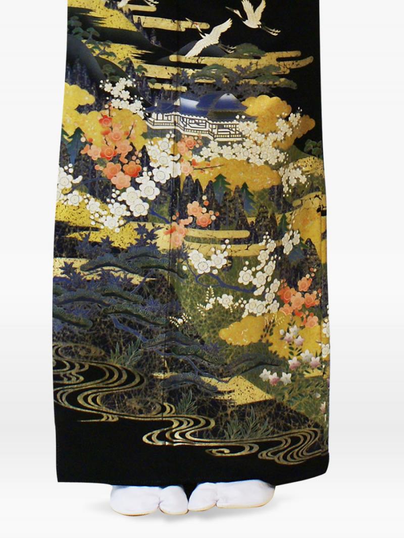 鶴に梅の黒留袖