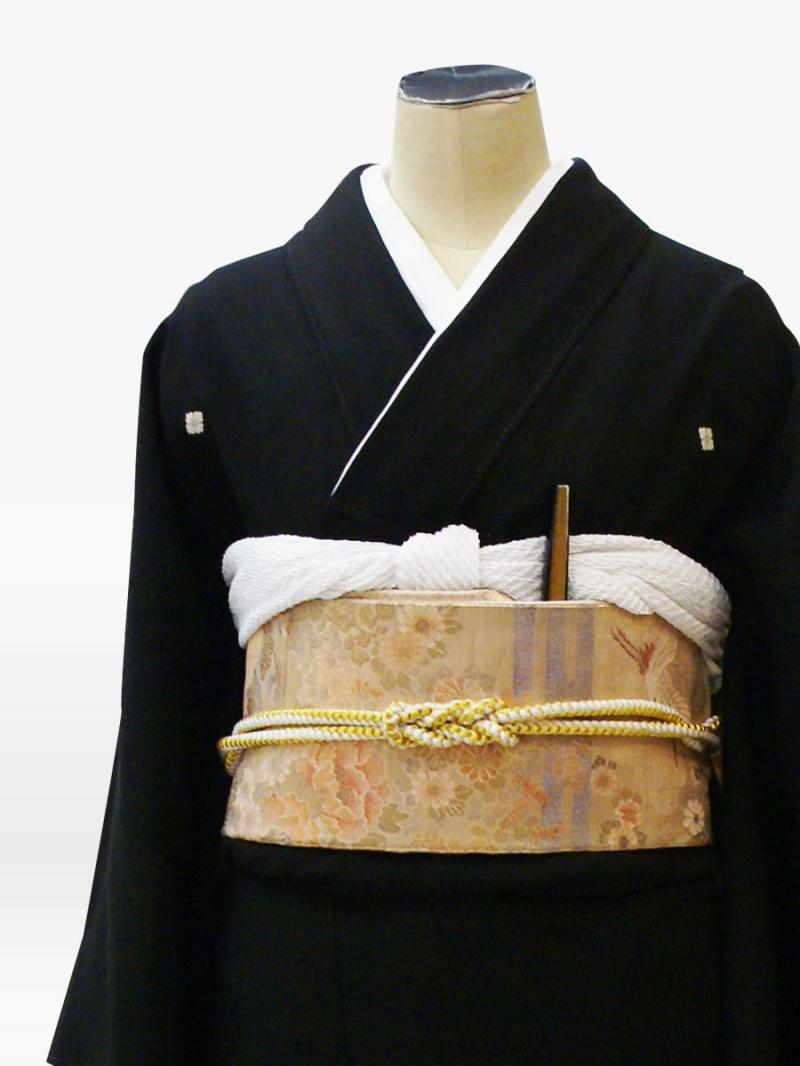 橘柄の黒留袖