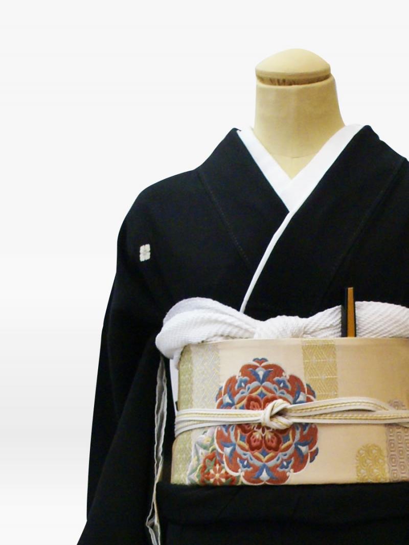 橘に鶴・梅の黒留袖