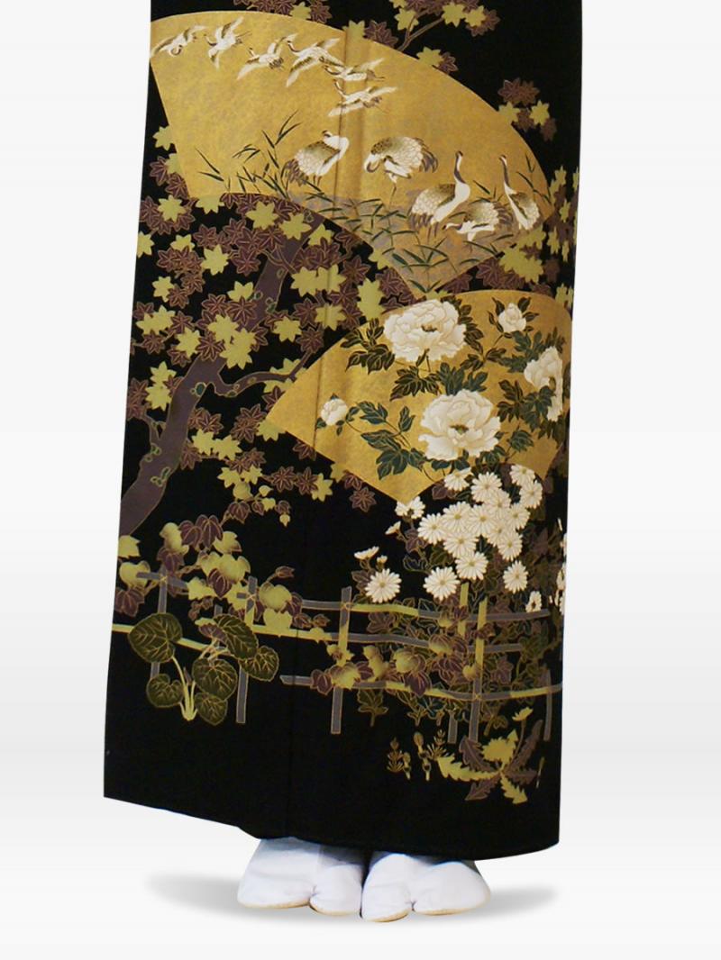 扇・牡丹・紅葉の黒留袖