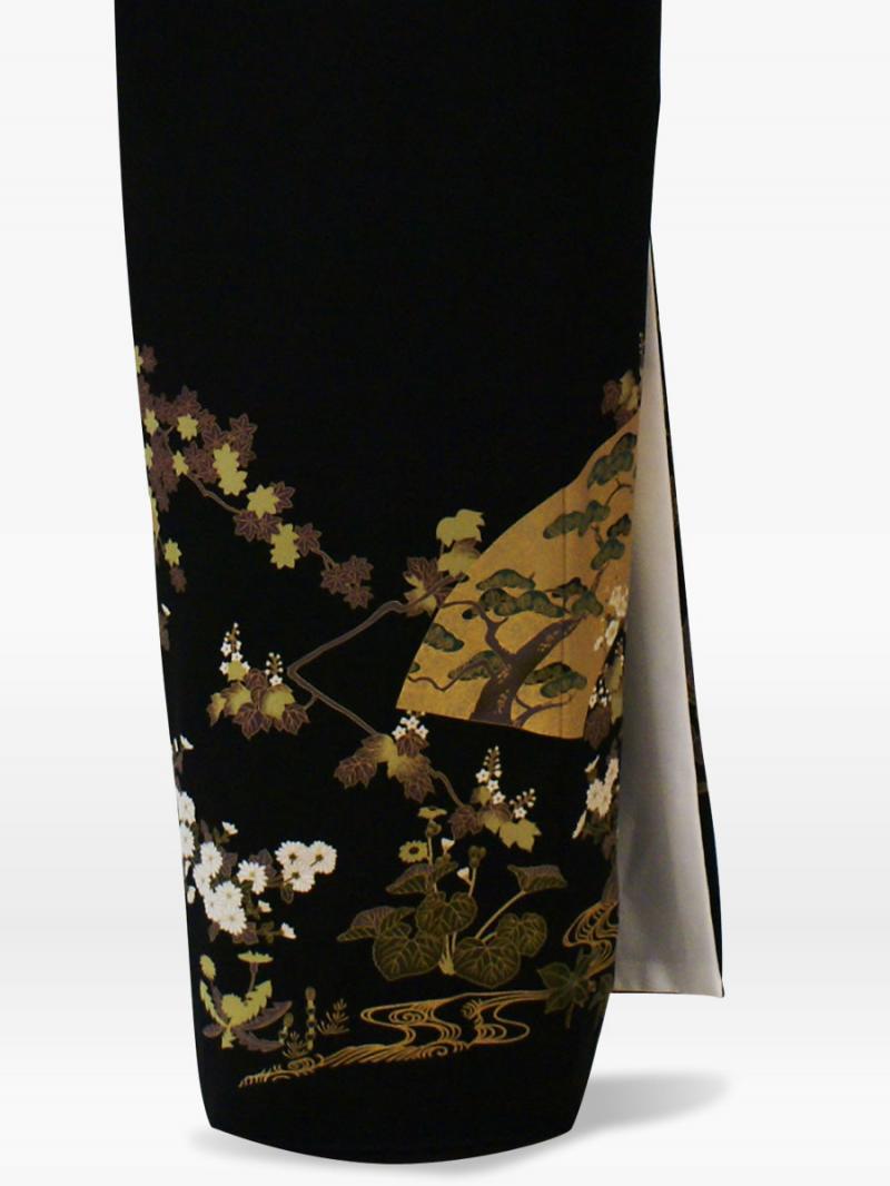 扇・牡丹・紅葉の黒留袖