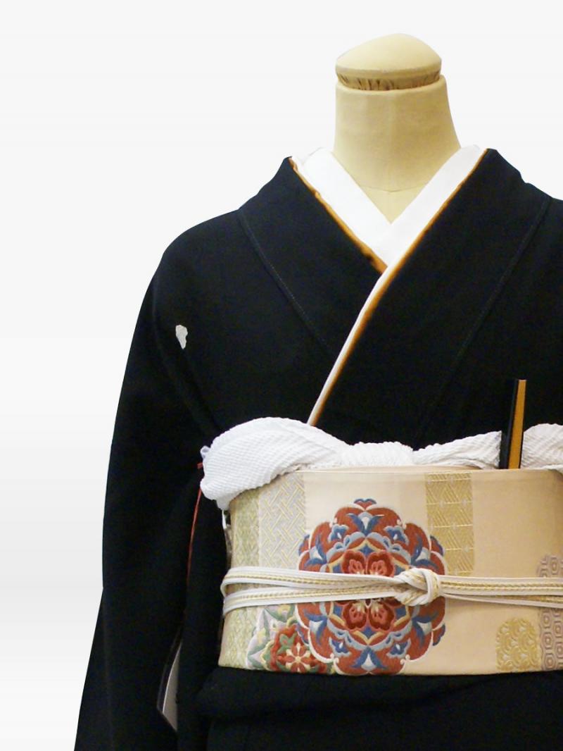 橘の黒留袖
