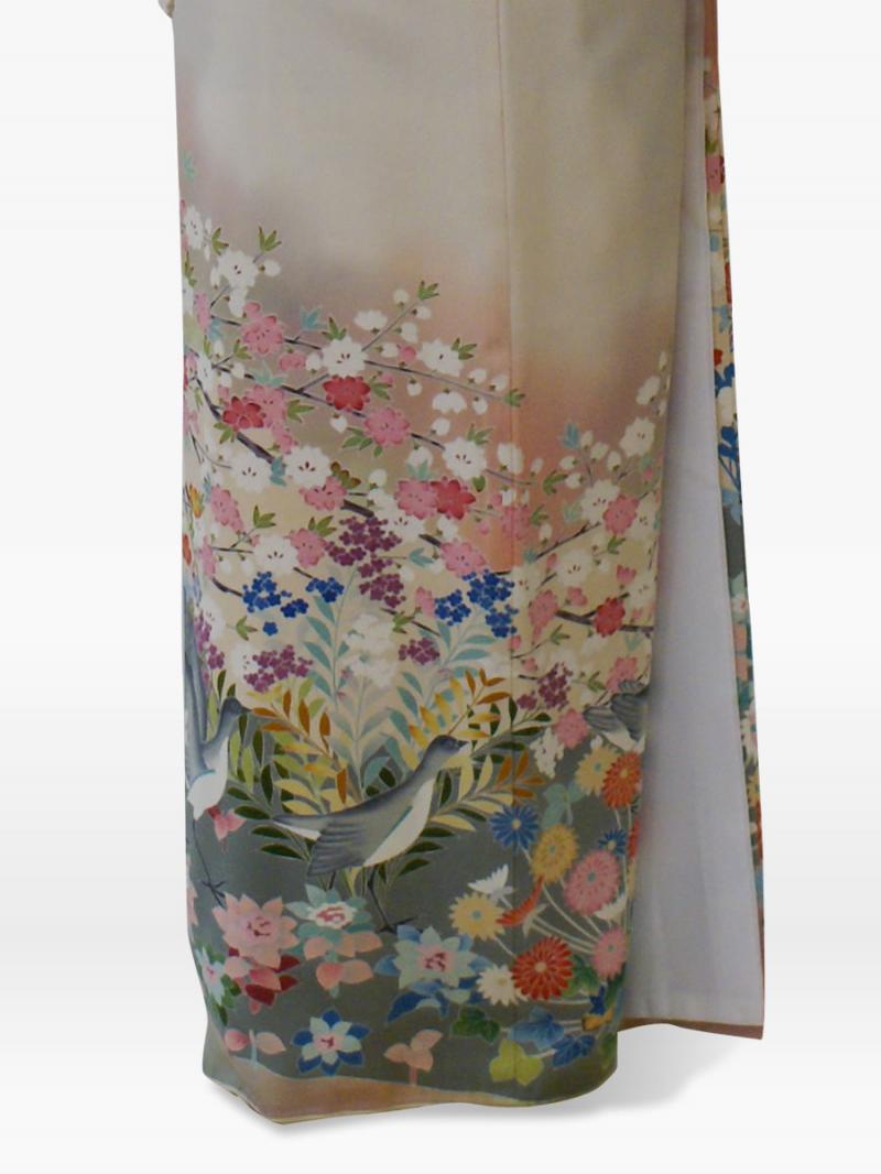 グレー色の清海波に笹鶴松の色留袖