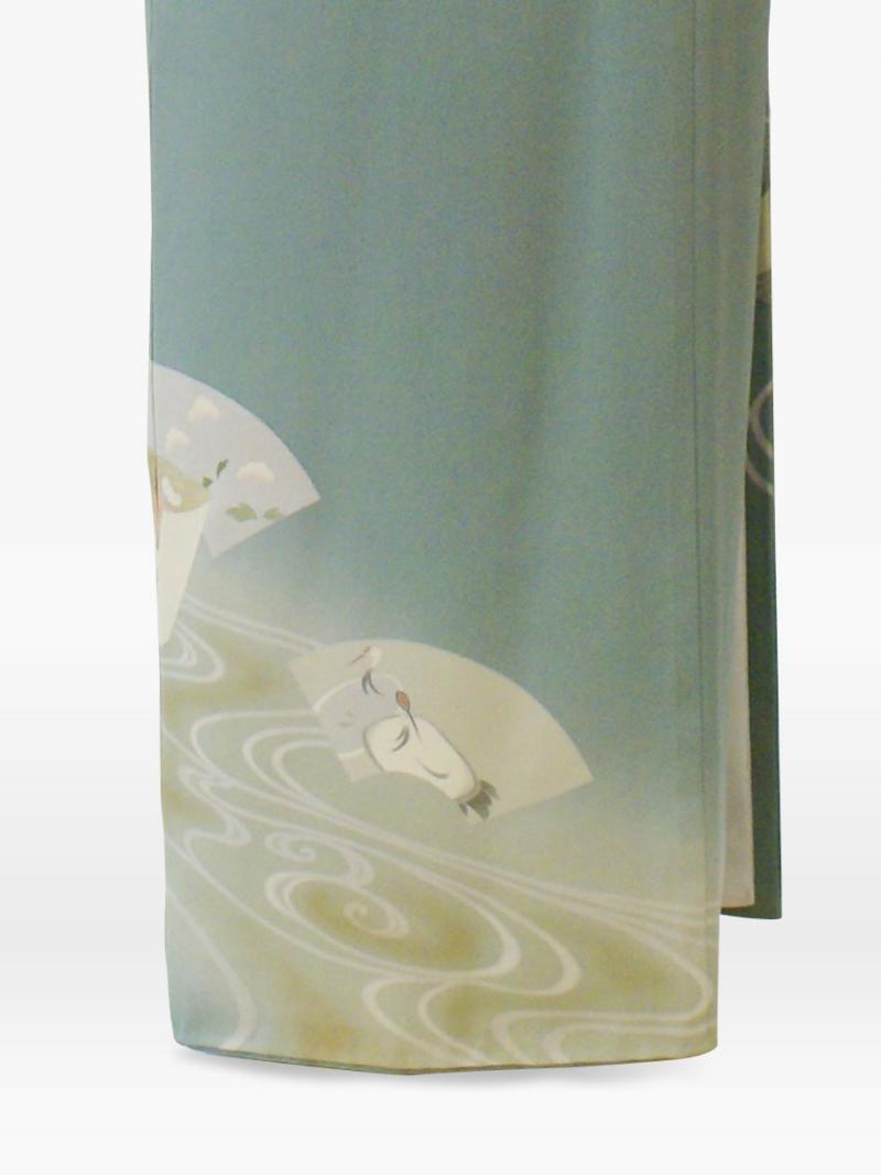 青緑色の扇面流水花柄の色留袖